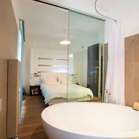 Entire In Apartment *